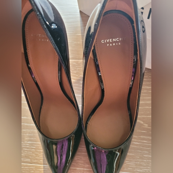 GIVENCHY Pointy metal cap patent black heels - Picture 14 of 15